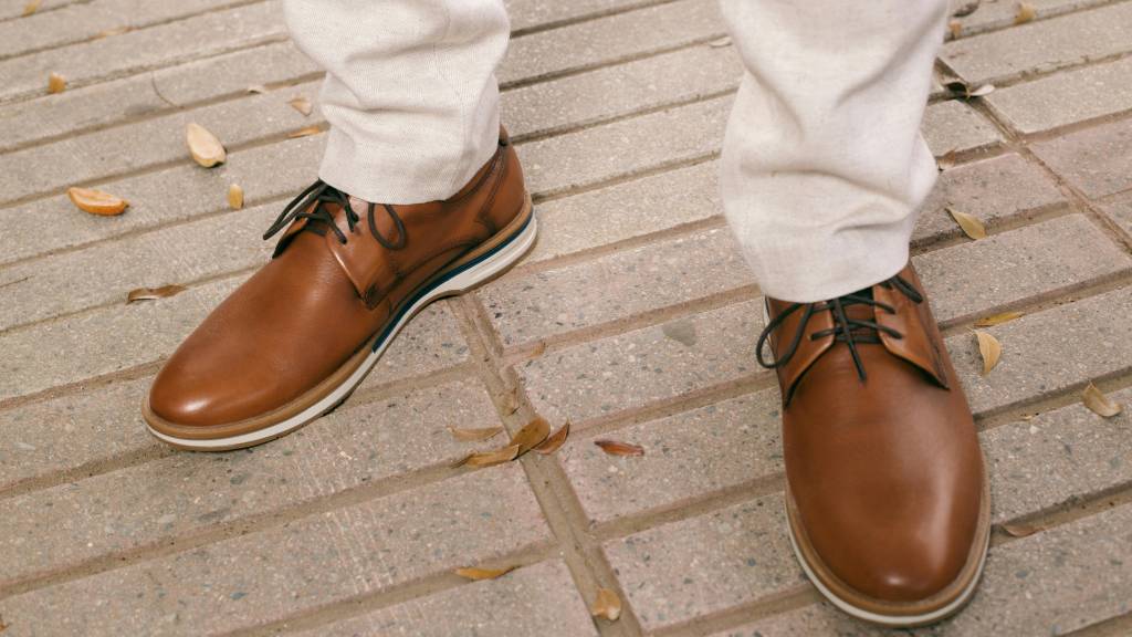 5 reasons men love elevator shoes